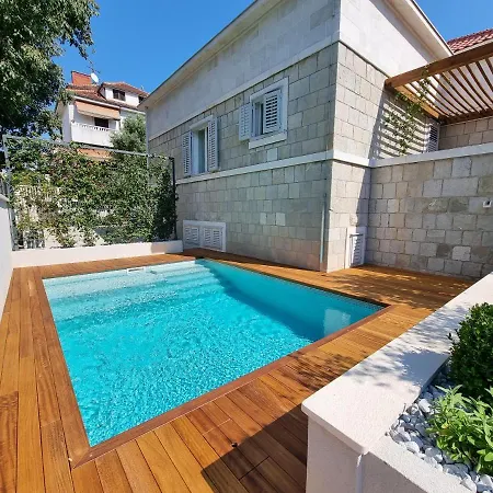 Vendégház Villa Central 4*